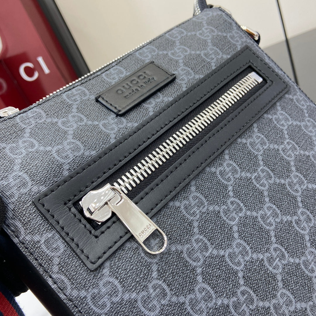 Gucci GG Supreme Small Messenger Bag 'Black'