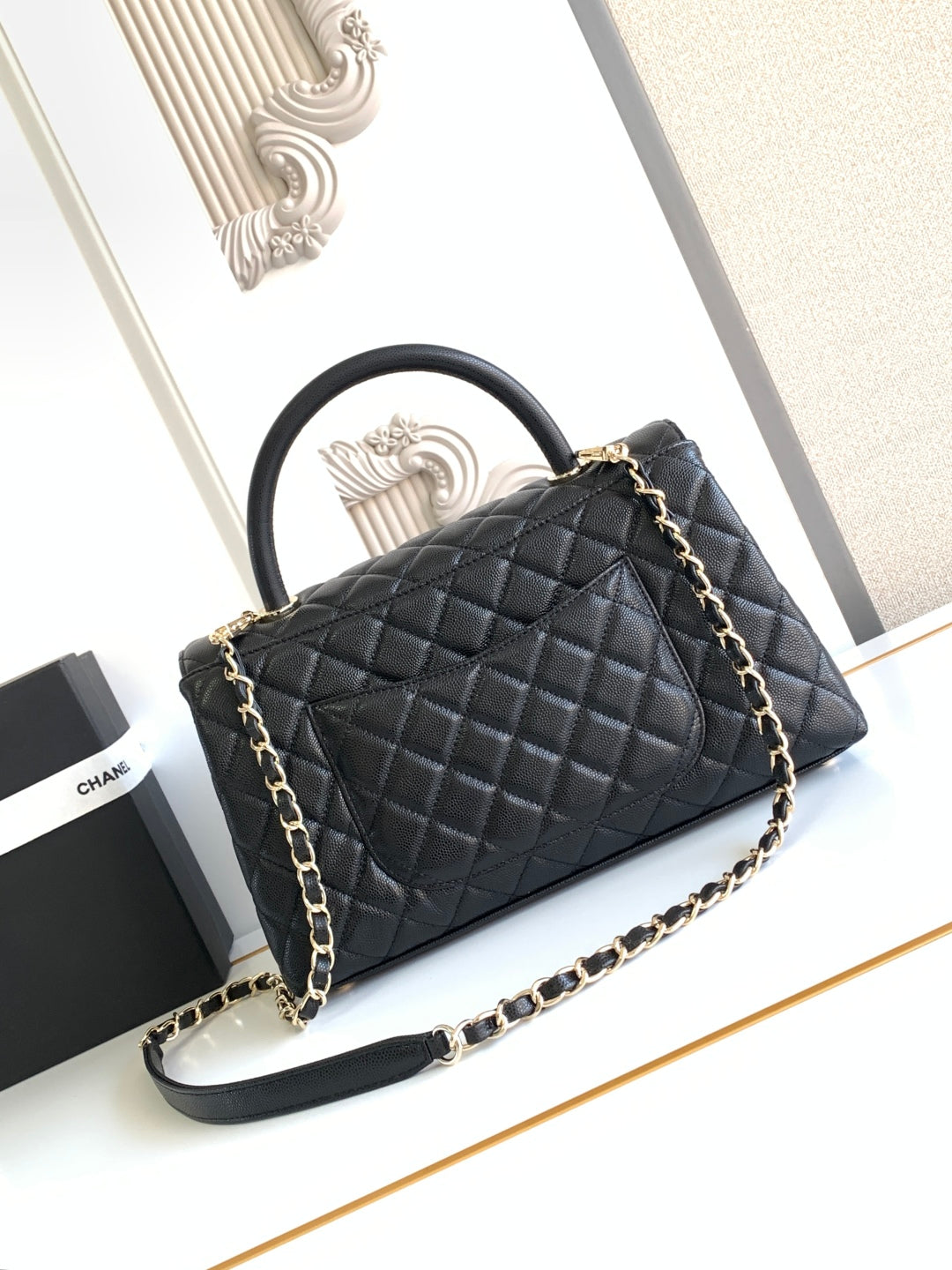 Chanel SSap bag with top handle, Lambskin, black — Fashion