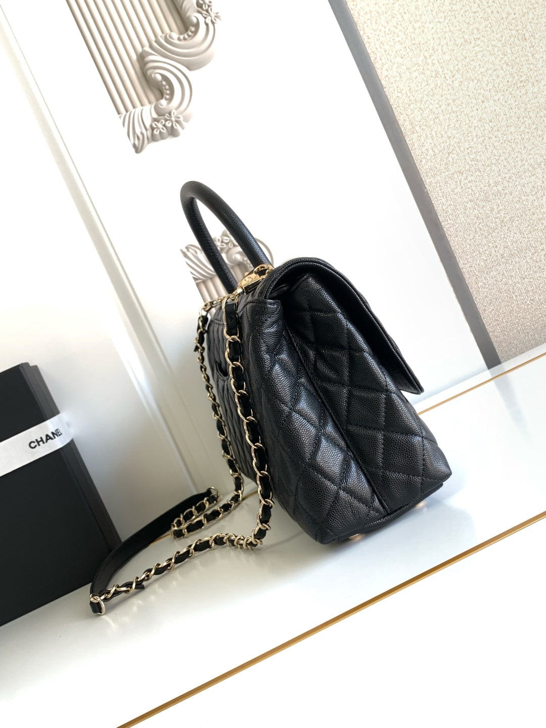 Chanel Flap bag with top handle, Lambskin, black — Fashion